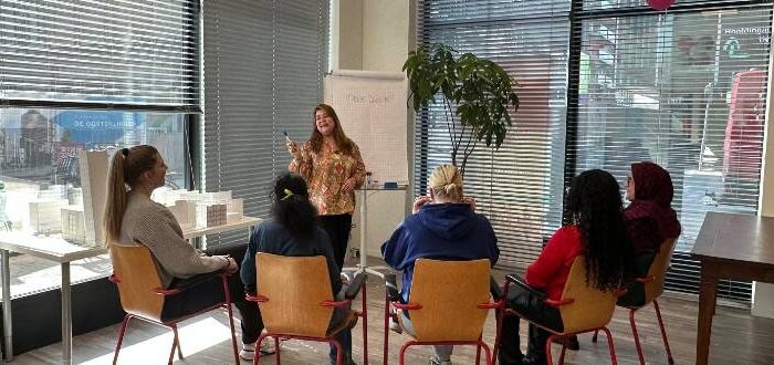 Informatie bijeenkomst vrouwen over de Brug
